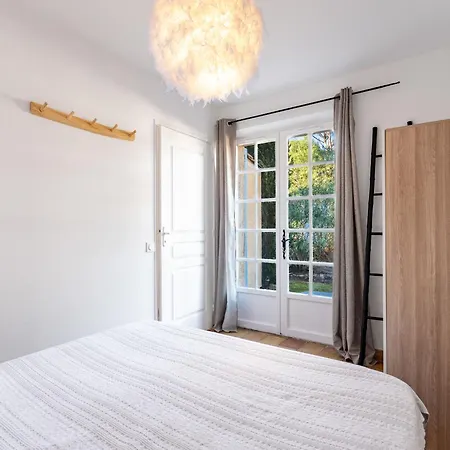 Les Mimosas By Interhome Vila Gassin